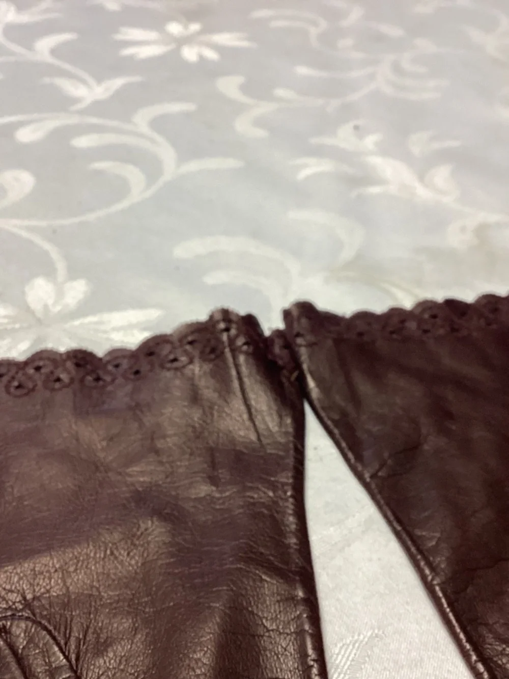 Table cut new vintage gloves never worn